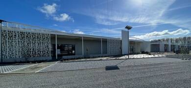 Local commercial à louer 5 703 € 595 m² de surface de vente Landerneau 29800
