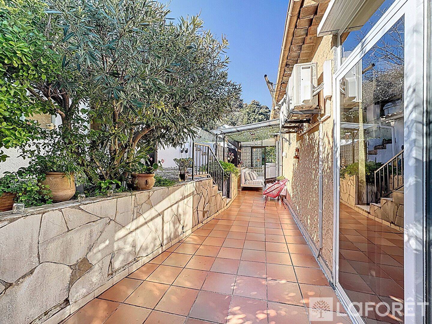 Maison 6 pièces 137 m² · à Roquebrune-Cap-Martin · 136,7 m² · 665 000 €