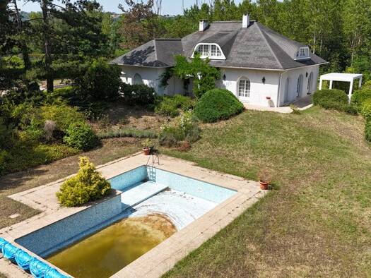 Maison à vendre 495 000 € 6 pièces 4 chambres 290 m² 5 690 m² de terrain Saint-Barthélemy-de-Vals 26240