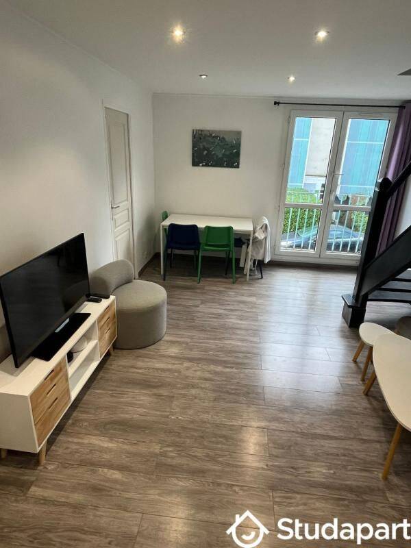 1 pièce 10 m² · à Noisiel · 10 m² · 560 €/mois