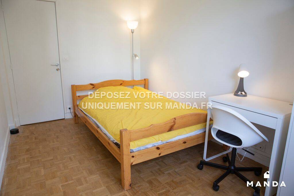 Colocation à louer - Montrouge - 695 € - 5 pièces, 4 chambres, 1er étage · 695 €