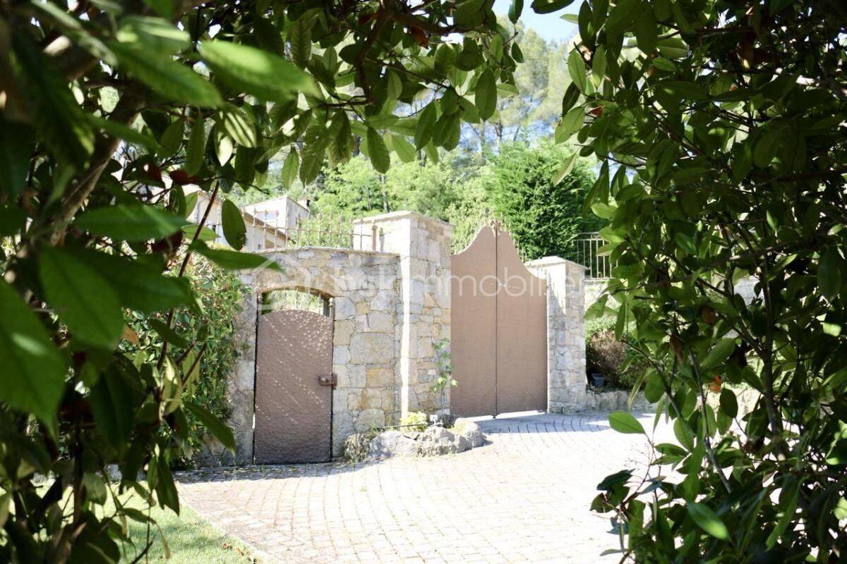 Maison 7 pièces 250 m² · à Opio · 250 m² · 1 797 000 €