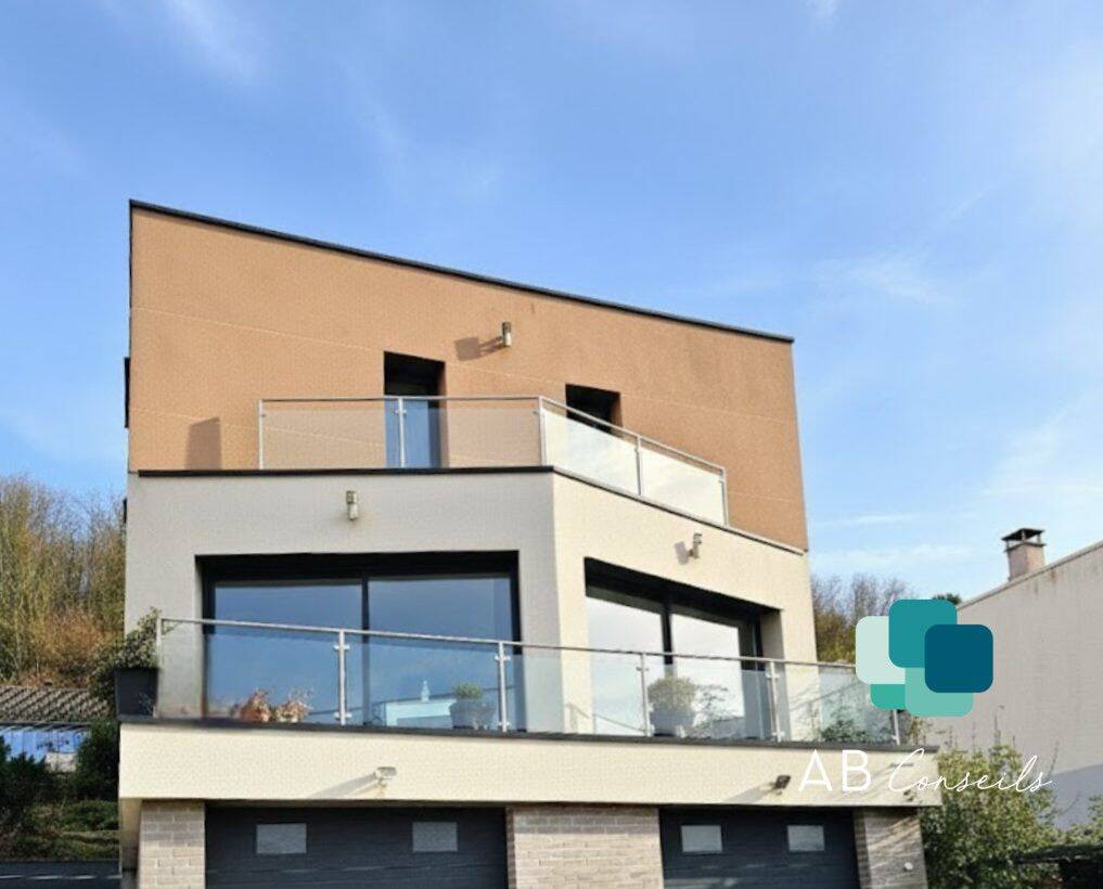 Maison 4 pièces 155 m² · à Saint-Léger-du-Bourg-Denis · 155 m² · 540 000 €