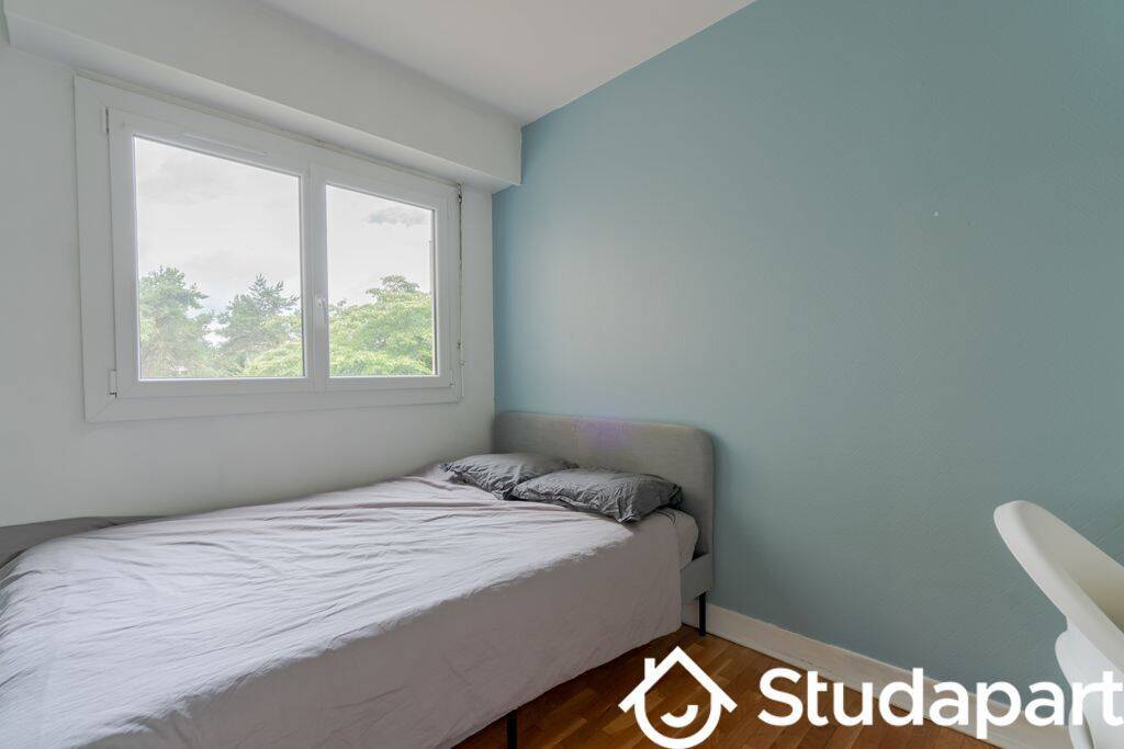 1 pièce 77 m² · à Les Ulis · 77 m² · 568 €/mois