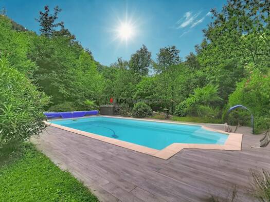 Villa à vendre 390 000 € 4 pièces 3 chambres 183 m² 2 189 m² de terrain Casteil 66820