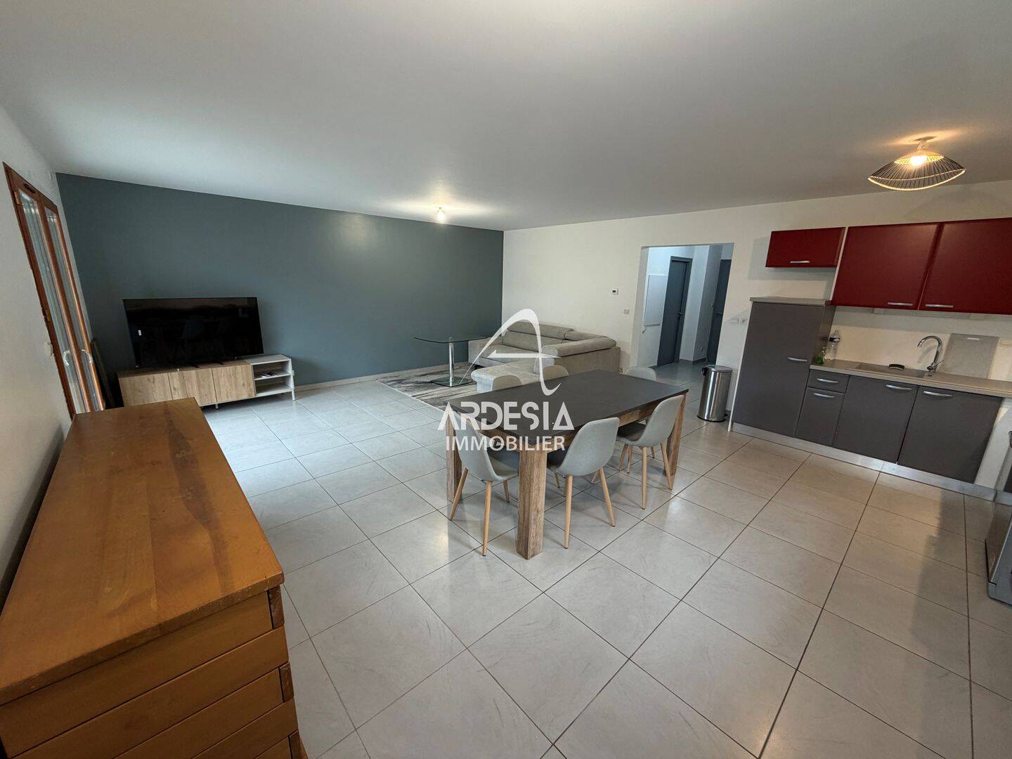 Appartement 3 pièces 93 m² · à Saint-Jean-de-Maurienne · 93 m² · 1 200 €