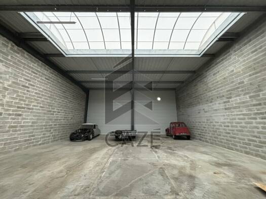 Local d'activités à louer 1 800 € 220 m² d'espace de stockage Saint-André-de-Cubzac 33240