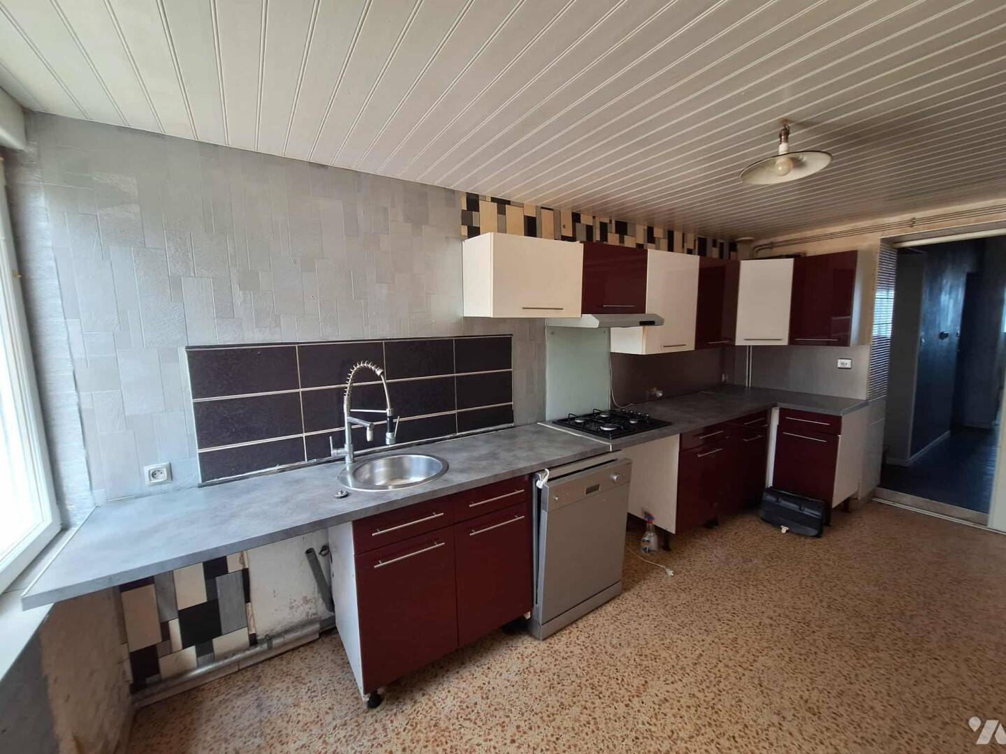 Maison 4 pièces 213 m² · à La Capelle · 213 m² · 49 000 €