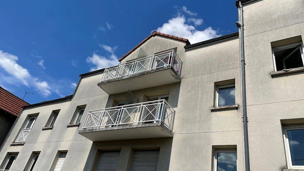 Appartement à louer 648 € 1 pièce 27,6 m² Étage 1/3 Périchelles-Saint Hubert-Centre Gare-Abbesses Chelles 77500