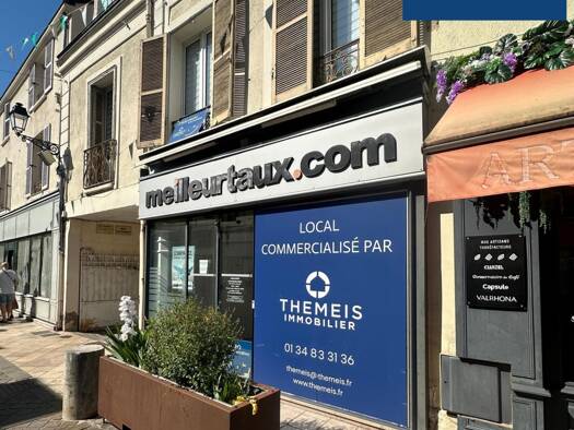 Local commercial à louer 1 560 € 79 m² de surface de vente Centre Forêt Rambouillet 78120