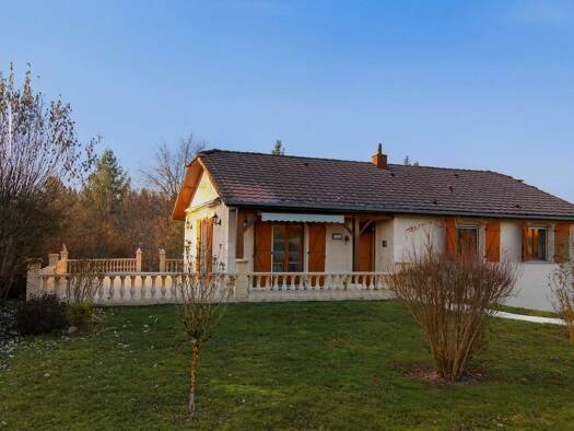 Maison de plain-pied à vendre 255 000 € 4 pièces 3 chambres 96 m² 1 473 m² de terrain Arches 88380