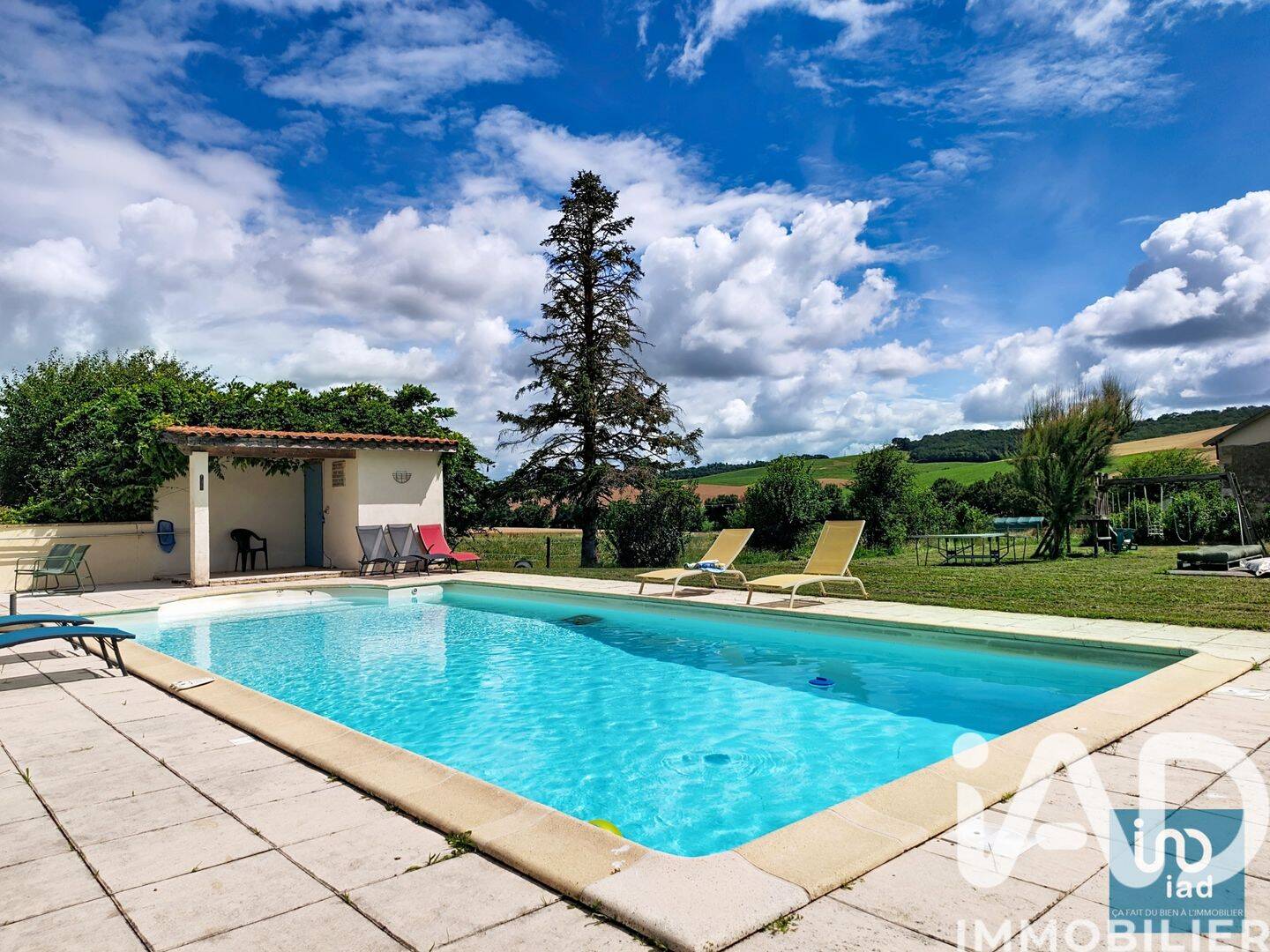 Maison 19 pièces 462 m² · à Poupas · 462 m² · 675 000 €
