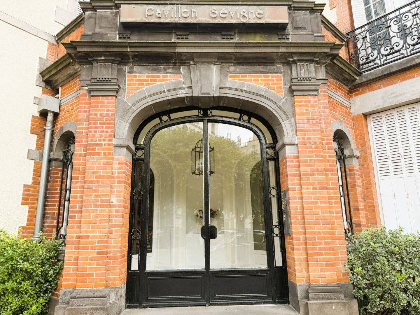 Appartement 6 pièces 177 m² · à Vichy · 176,9 m² · 598 000 €