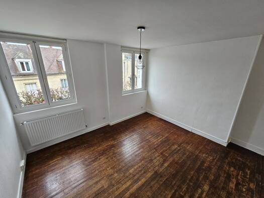 Duplex à louer 738 € 2 pièces 1 chambre 52,8 m² Étage 3/4 Compiègne 60200