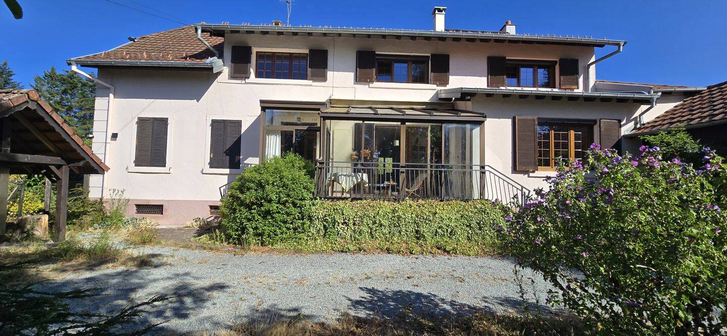 Maison 11 pièces 242 m² · à Étueffont · 242 m² · 249 000 €