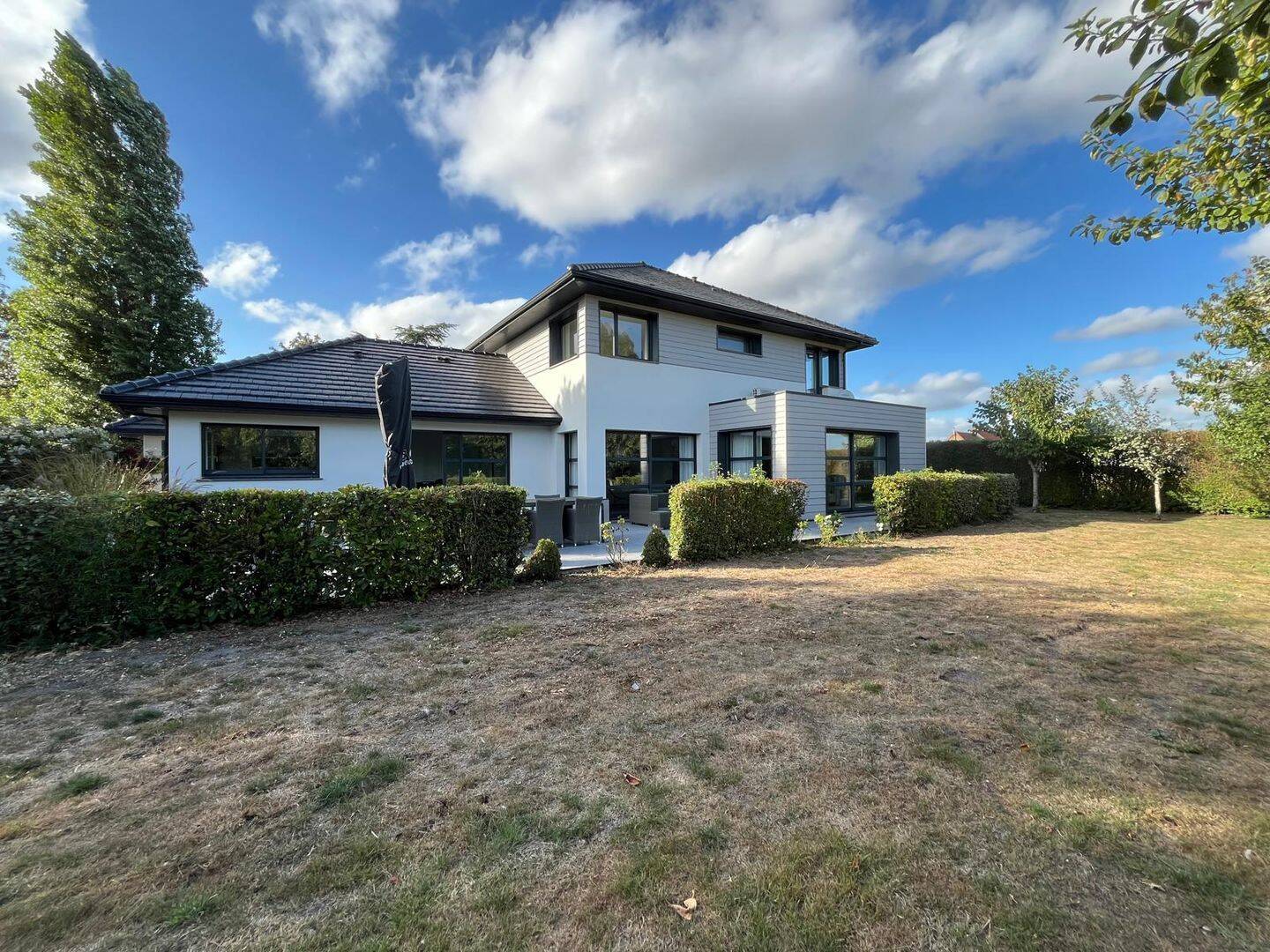 Maison 5 pièces 220 m² · à Ghyvelde · 220,2 m² · 2 440 €/mois