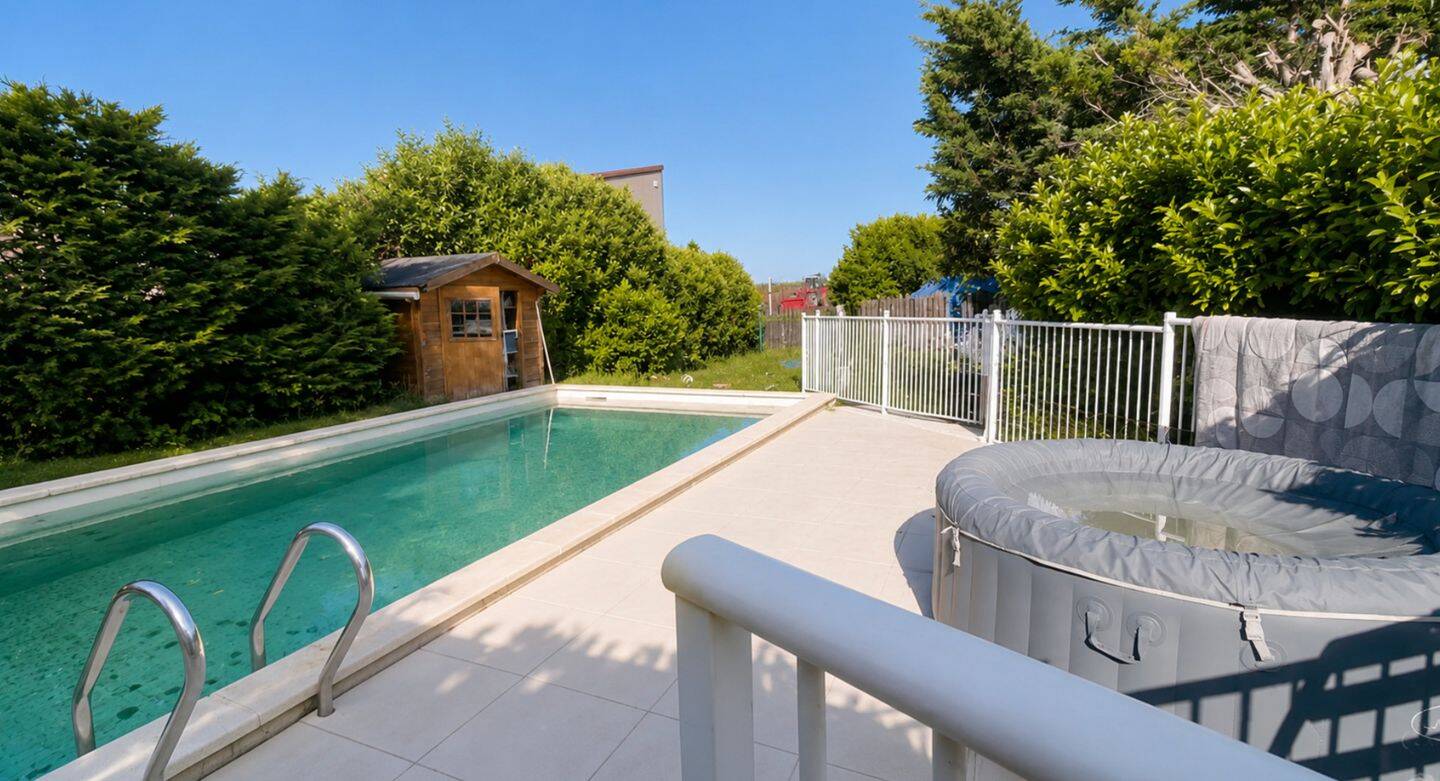 Maison 14 pièces 400 m² · à Varennes-lès-Narcy · 400 m² · 227 000 €