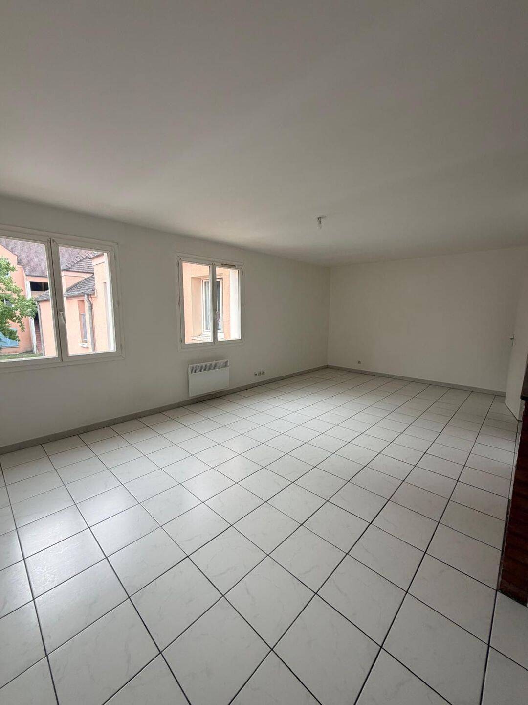 Appartement 3 pièces 67 m² · à Corbeil-Essonnes · 67,3 m² · 835 €/mois