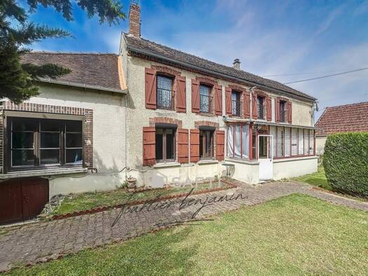 Maison à vendre 175 000 € 5 pièces 3 chambres 157 m² 468 m² de terrain Longueville 77650