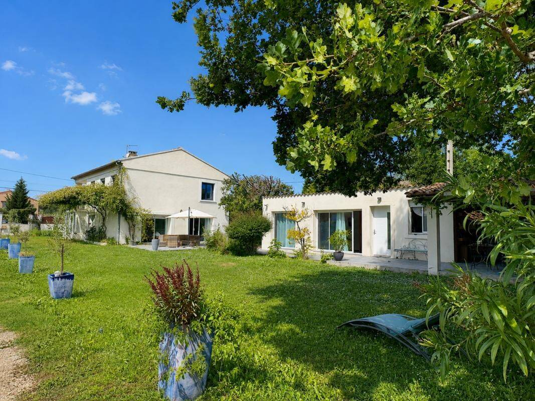 Maison 6 pièces 225 m² · à Le Thor · 225 m² · 519 000 €