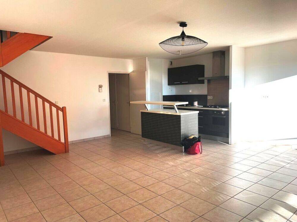 Appartement 4 pièces 85 m² · à Apprieu · 85 m² · 882 €