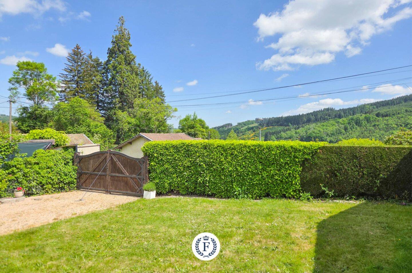 Maison 7 pièces 163 m² · à Deux-Grosnes · 163 m² · 239 000 €