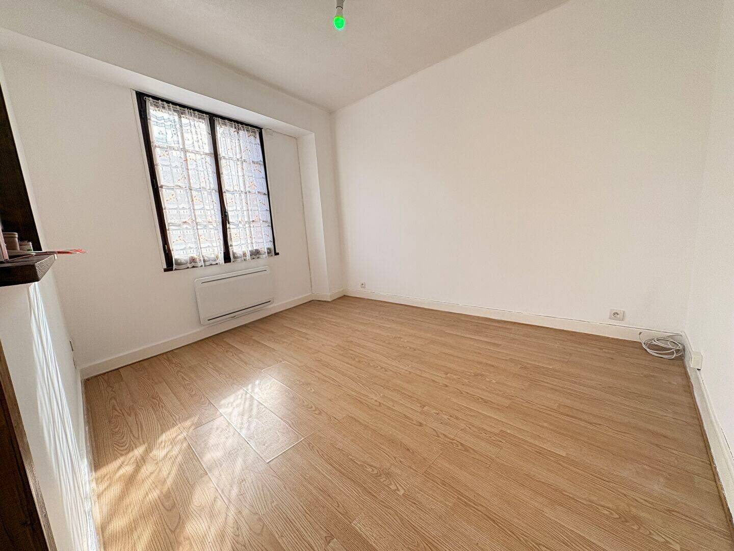 Appartement 2 pièces 33 m² · à Méru · 33 m² · 82 000 €