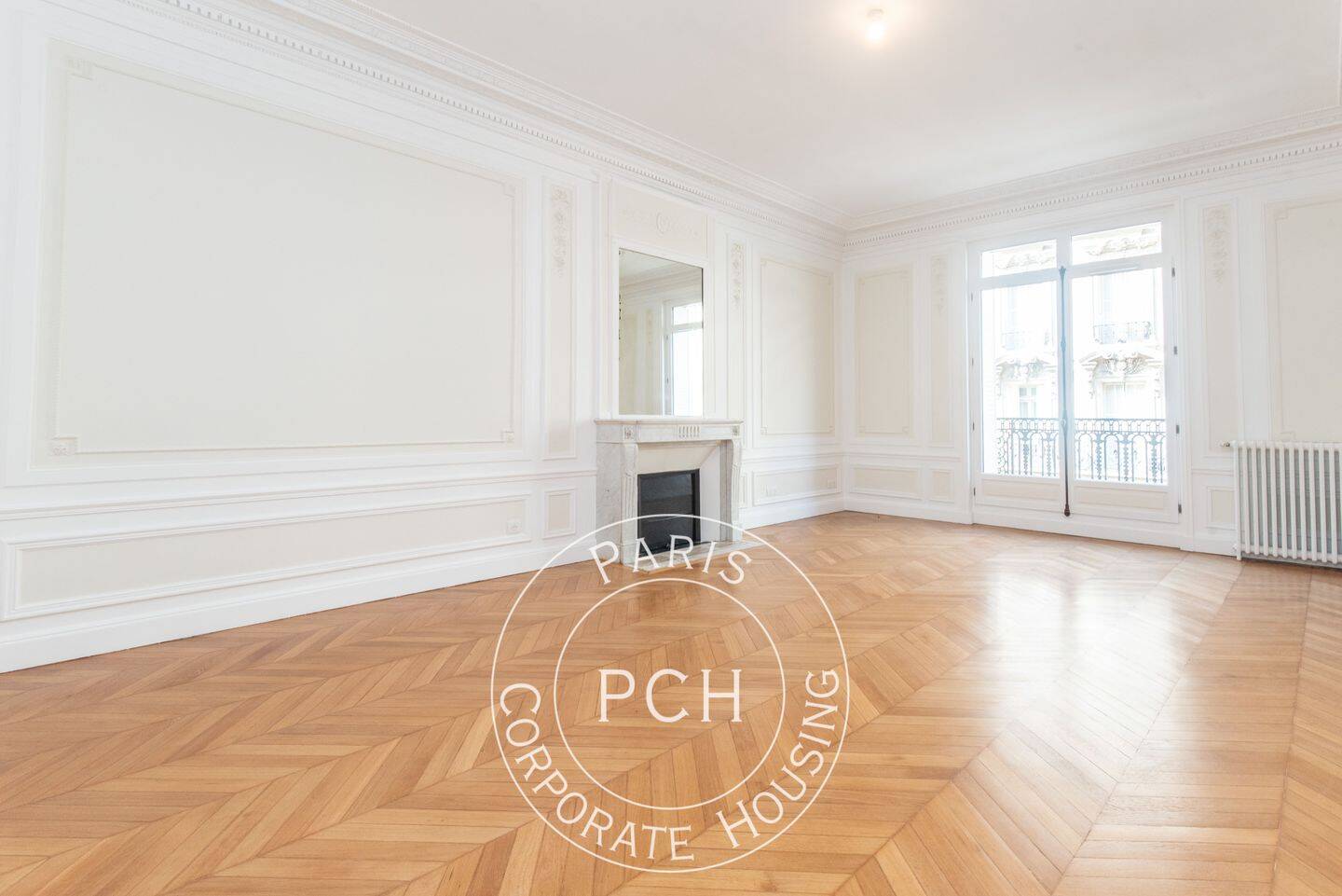 Appartement 8 pièces 216 m² · à Paris 16ème Arrondissement · 216,2 m² · 9 250 €/mois