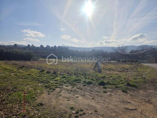 Terrain constructible à vendre 175 000 € 1 700 m² de terrain Céreste 04280