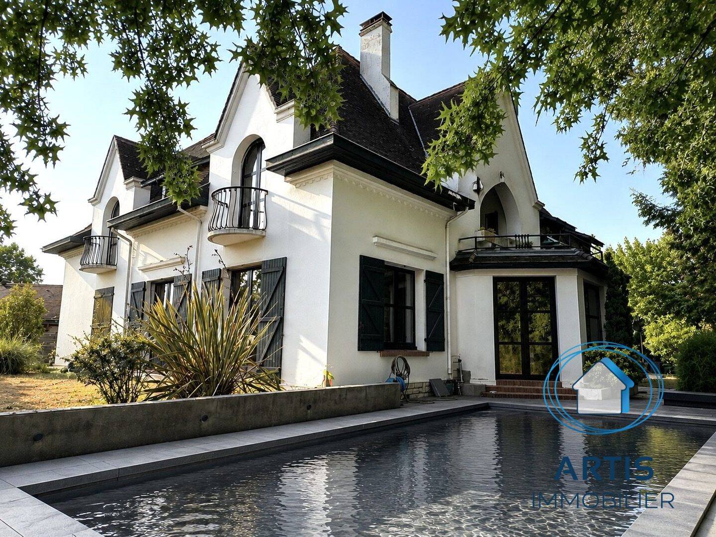 Maison 12 pièces 350 m² · à Saint-Vincent-de-Tyrosse · 350 m² · 1 050 000 €