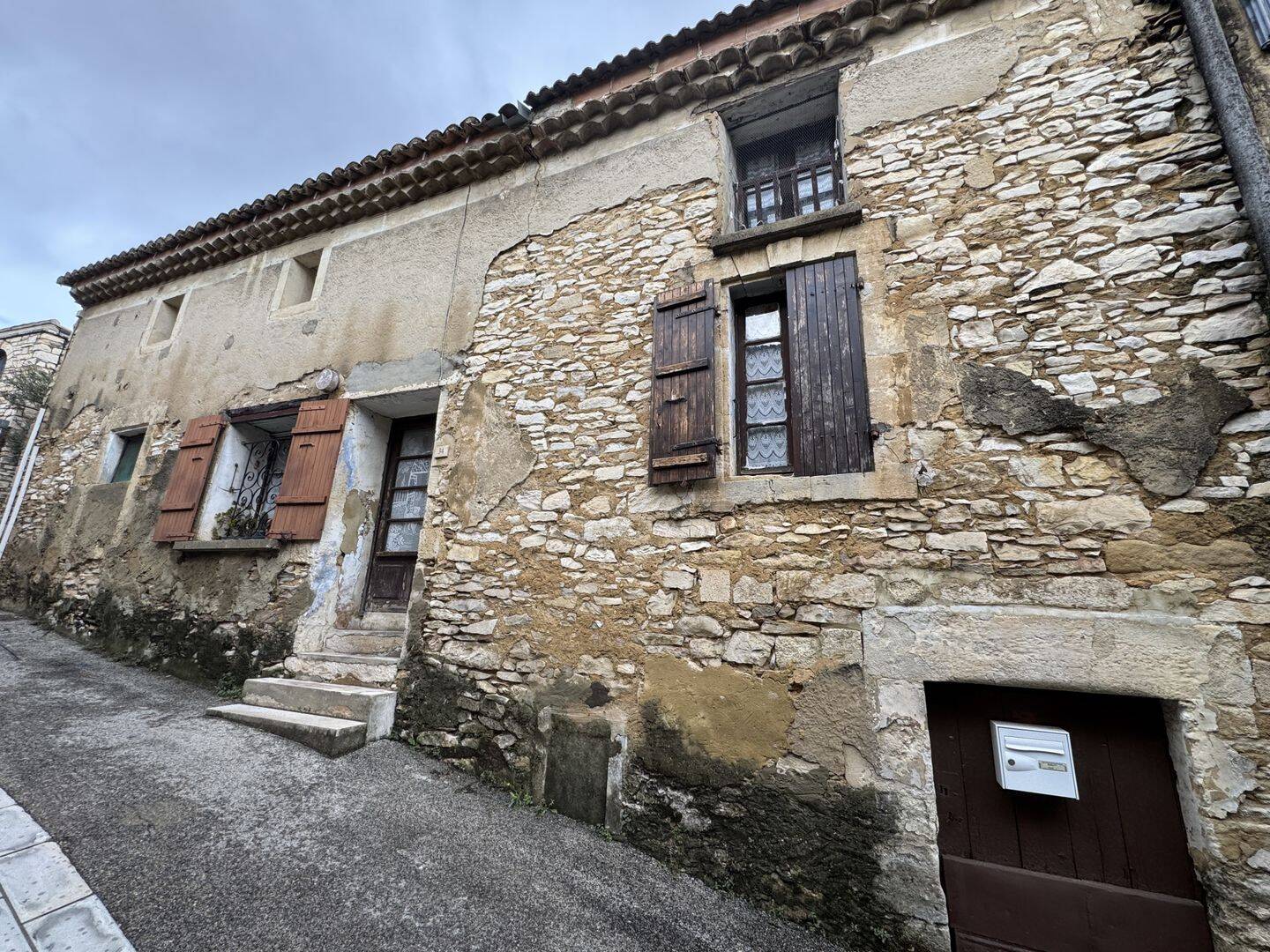Maison 5 pièces 110 m² · à Tavel · 110 m² · 200 000 €