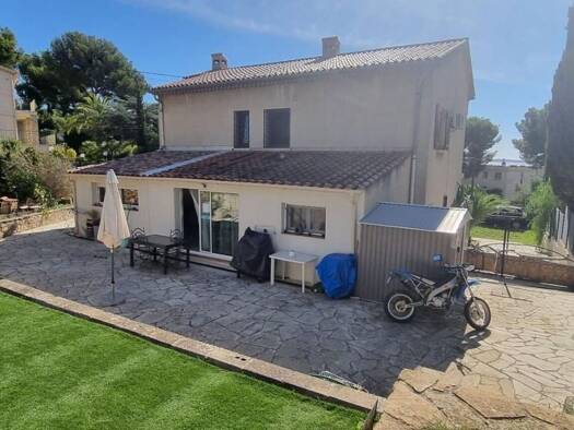 Maison à vendre 561 800 € 3 pièces 2 chambres 75 m² 263 m² de terrain Sud Ouest Bandol 83150