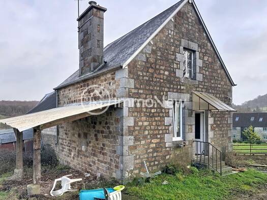 Maison à vendre 43 500 € 3 pièces 2 chambres 50 m² 3 925 m² de terrain Juvigny-le-Tertre 50520