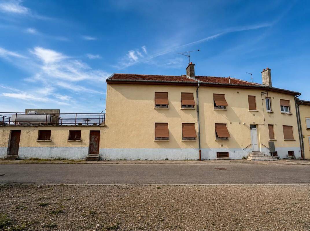 Maison 9 pièces 148 m² · à Croismare · 148 m² · 120 000 €