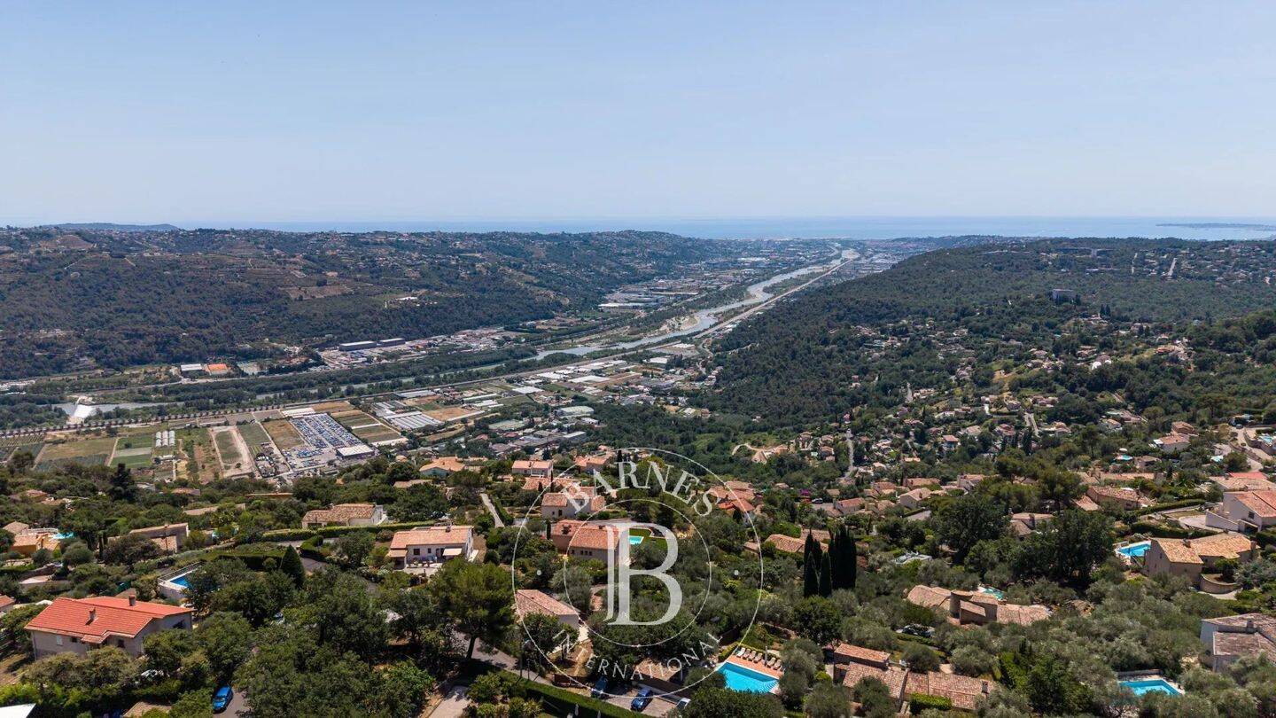 Maison 8 pièces 235 m² · à Gattières · 235,2 m² · 1 390 000 €