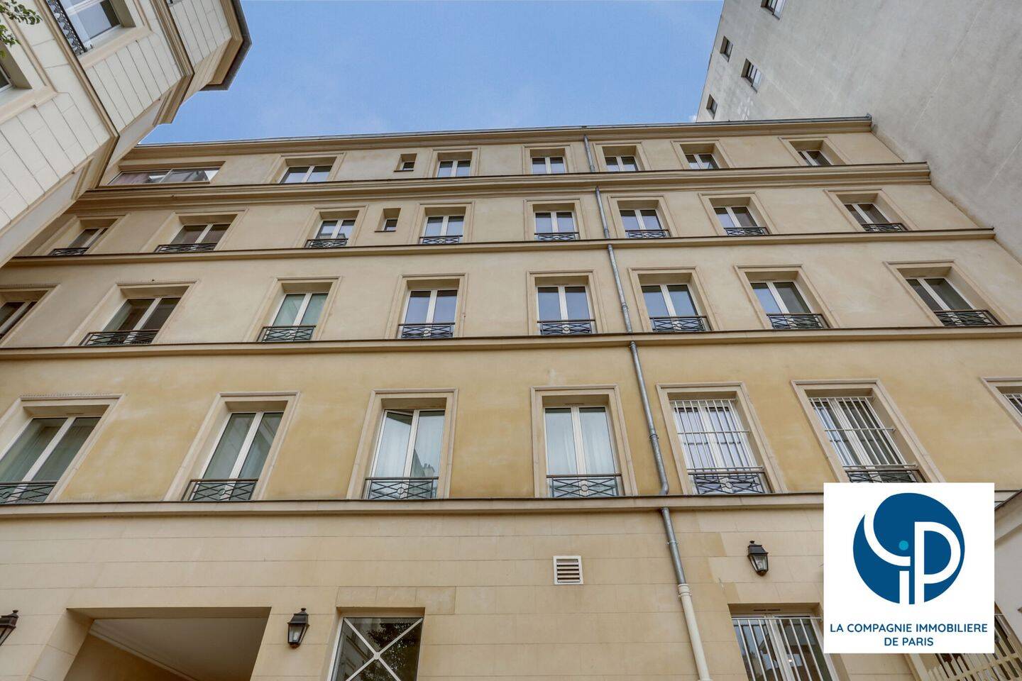 4 pièces 102 m² · à Neuilly-sur-Seine · 102 m² · 3 203 €/mois