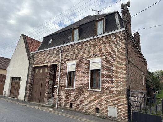 Maison à vendre 85 000 € 8 pièces 4 chambres 128 m² Saulzoir 59227