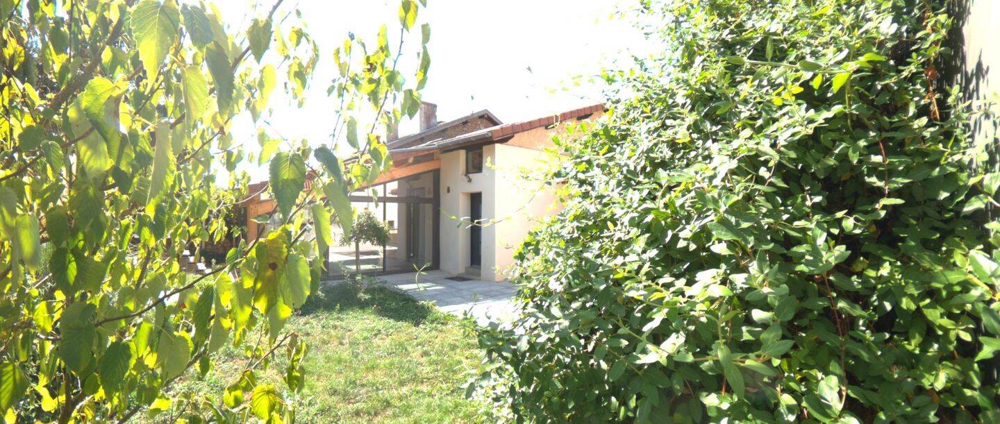 Maison 8 pièces 270 m² · à Roybon · 270 m² · 199 900 €