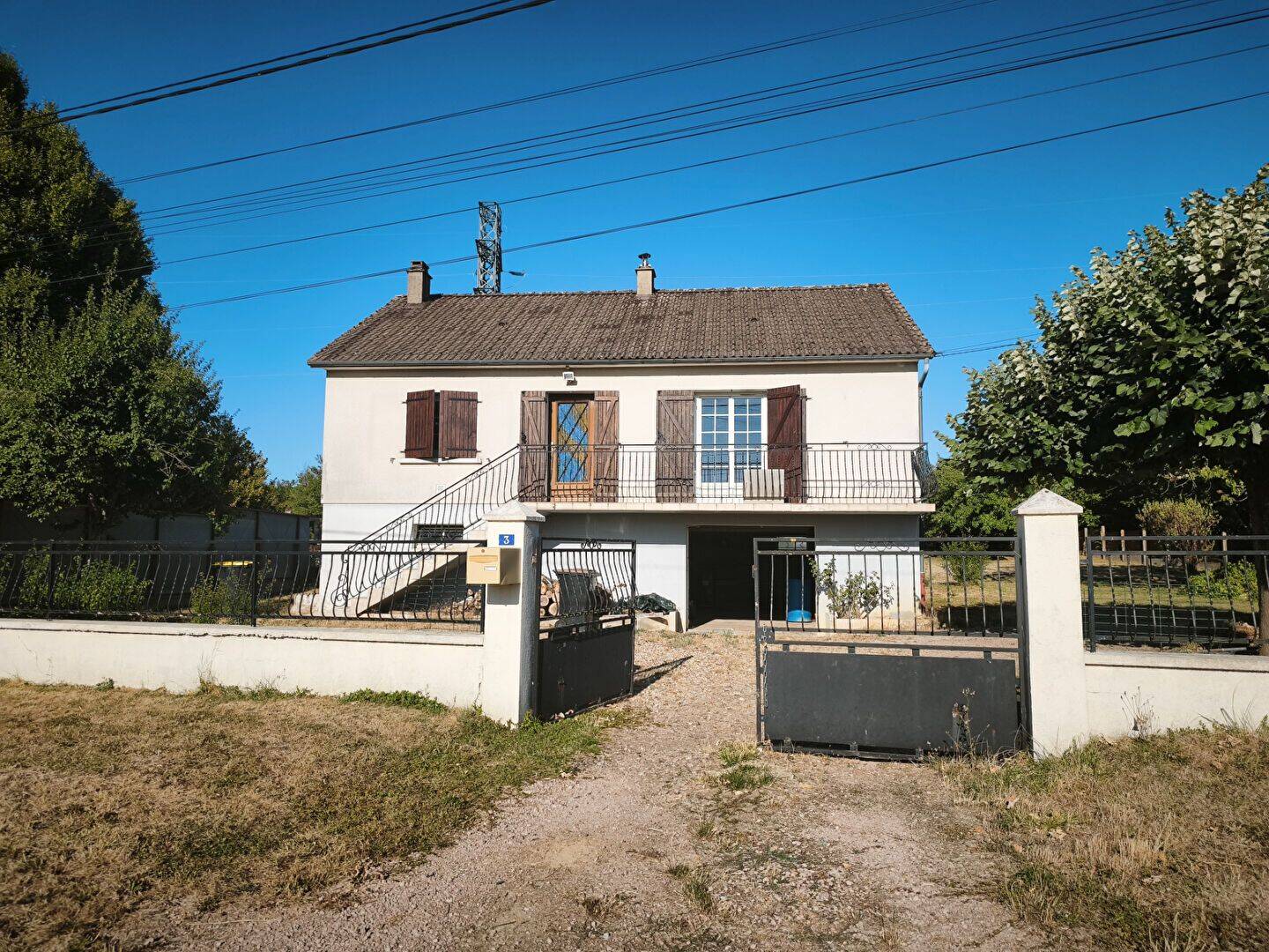 Maison 3 pièces 75 m² · à Saint-Éloi · 75 m² · 117 000 €