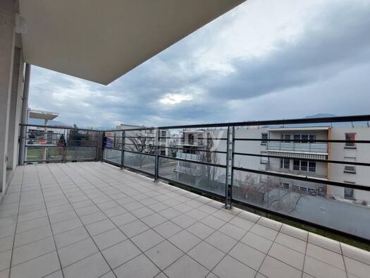 Appartement à louer 847 € 2 pièces 1 chambre 48,9 m² Étage 3/3 Renaudie-La Plaine Saint-Martin-d'Hères 38400