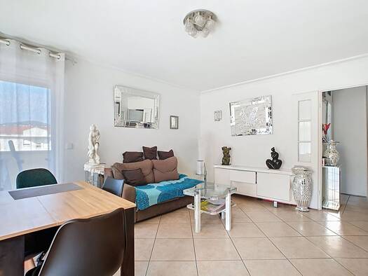 Appartement à vendre 250 000 € 2 pièces 1 chambre 45 m² Étage 5/5 Pont du Lys-Antibes les Pins Antibes 06600