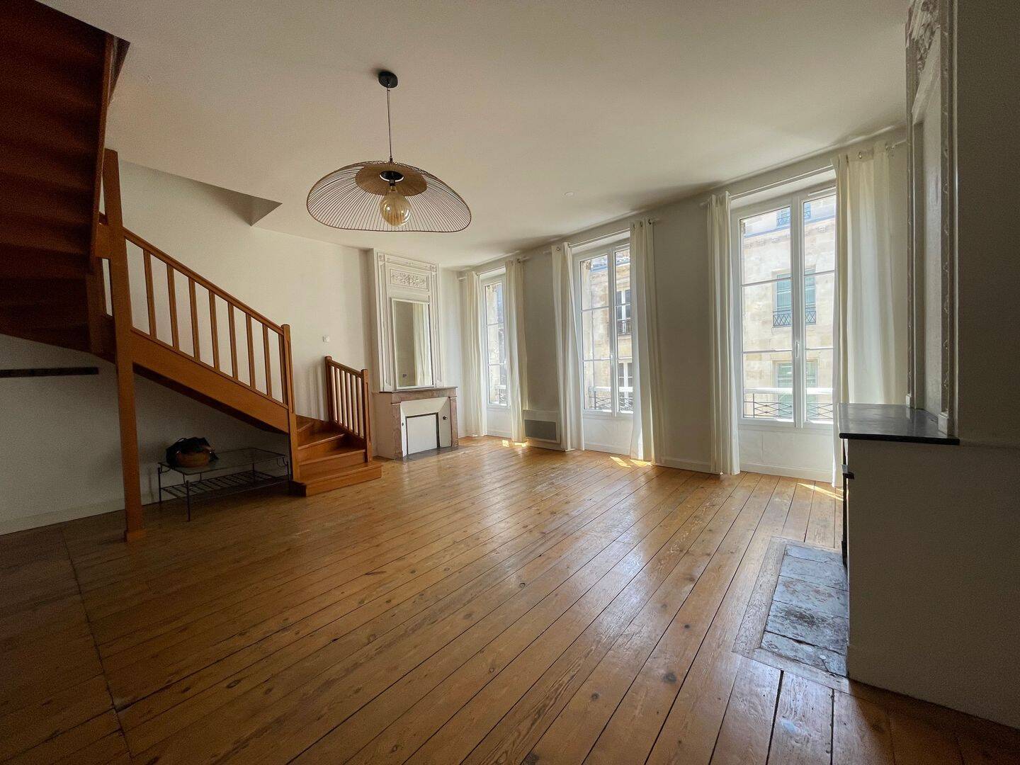 Appartement 3 pièces 102 m² · à Bordeaux · 102 m² · 1 400 €