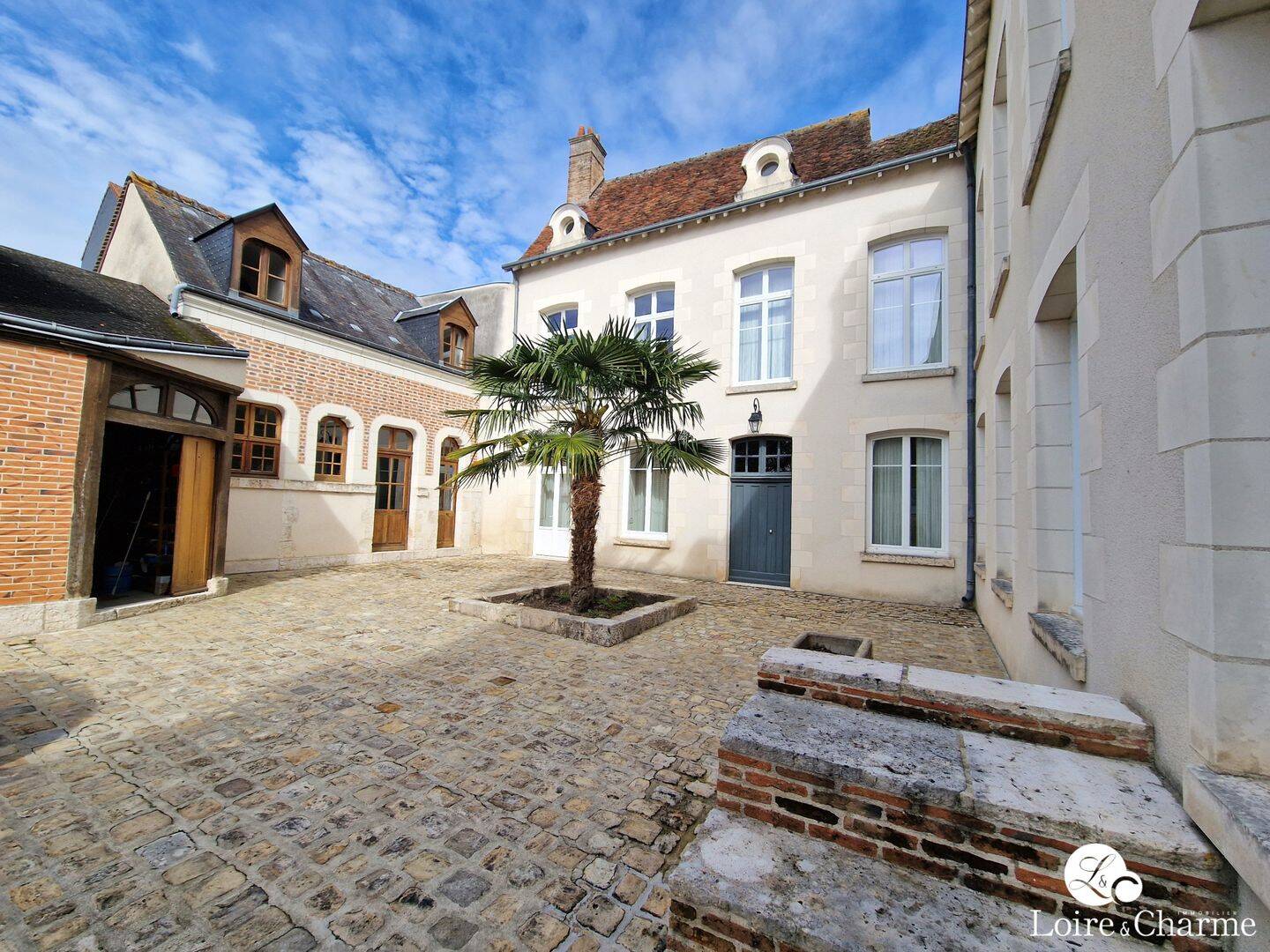 Maison 12 pièces 395 m² · à Romorantin-Lanthenay · 395 m² · 500 000 €