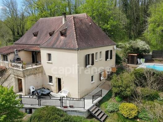 Maison à vendre 265 000 € 8 pièces 6 chambres 222 m² 2 737 m² de terrain Le Buisson-de-Cadouin 24480