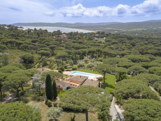 Maison en viager 8 000 000 € 10 pièces 6 chambres 300 m² 18 384 m² de terrain Zone Est Diffuse Saint-Tropez 83990