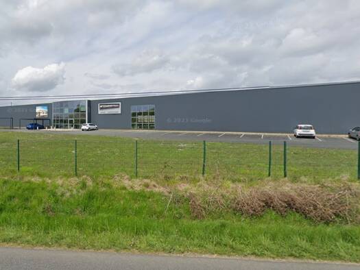 Entrepôt à louer 1 200 € 400 m² d'espace de stockage Vernon 86340