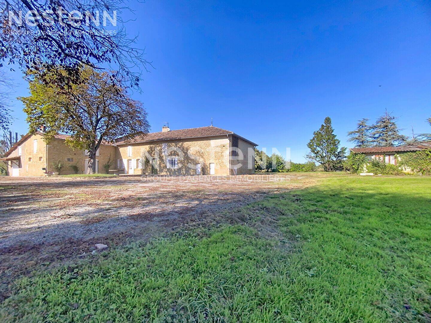 Maison 14 pièces 507 m² · à Seissan · 507 m² · 283 000 €