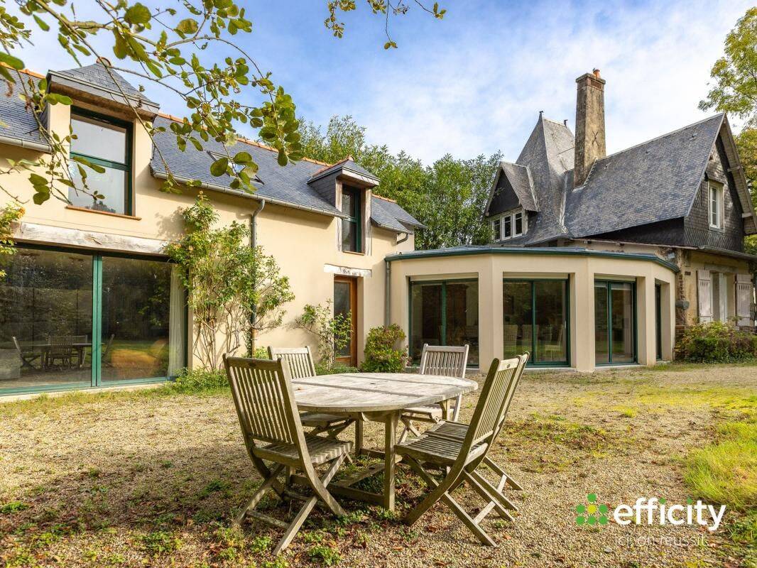 Maison 8 pièces 250 m² · à Cesson-Sévigné · 250 m² · 670 000 €