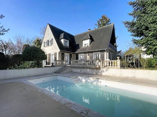 Maison à vendre 520 000 € 7 pièces 4 chambres 200 m² 2 636 m² de terrain Rubelles 77950