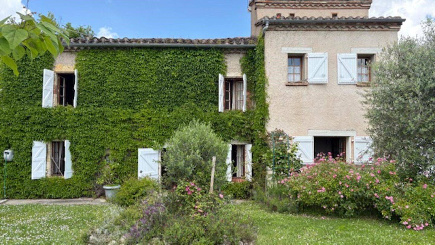 Maison 8 pièces 227 m² · à Gaillac · 227 m² · 450 000 €